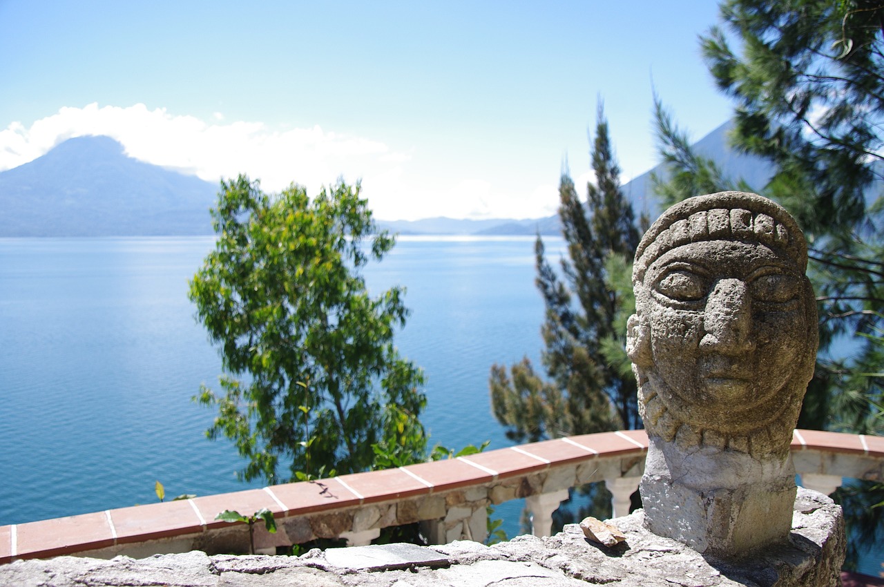 lago-de-atitlan-2774934_1280.jpg